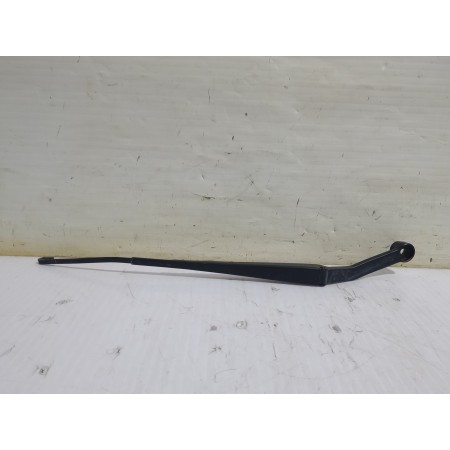 Recambio de brazo limpia delantero derecho para kia carnival ii 2.9 crdi lx referencia OEM IAM K55367321  