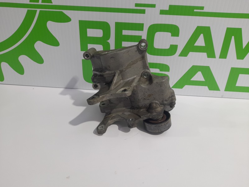 Recambio de soporte alternador para hyundai elantra (xd) 2.0 crdi cat referencia OEM IAM 2528527000  