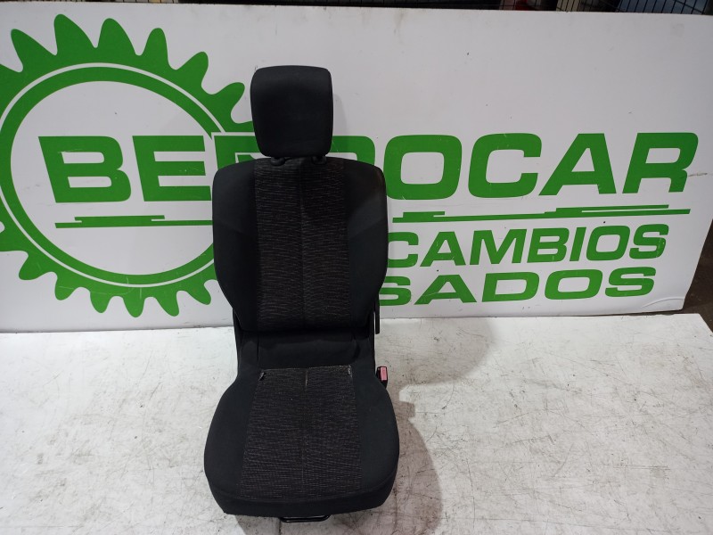 Recambio de asientos trasero derecho para renault scenic ii grand emotion referencia OEM IAM 7701063914  