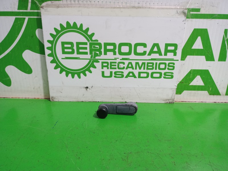 Recambio de maneta elevalunas trasera izquierda para peugeot 307 (s1) xn referencia OEM IAM 924095  