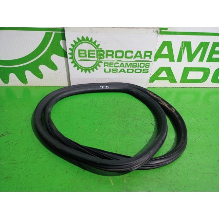 Recambio de goma contorno para seat ibiza (6j5) emoción referencia OEM IAM 6J3868543  