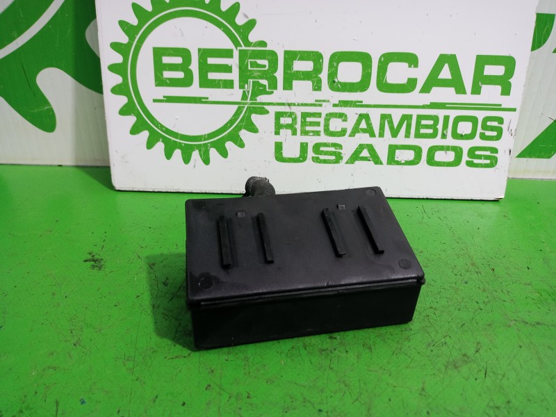 Recambio de caja reles / fusibles para citroën c5 break 2.0 hdi referencia OEM IAM 9633229480  