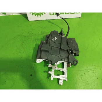 Recambio de cerradura puerta trasera derecha para kia carnival 2.9 crdi cat referencia OEM IAM 813104D010  