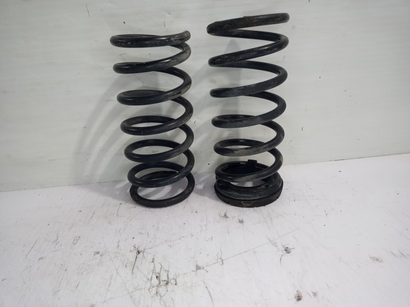 Recambio de muelle amortiguacion para ford sierra berlina brillant referencia OEM IAM 1640111  