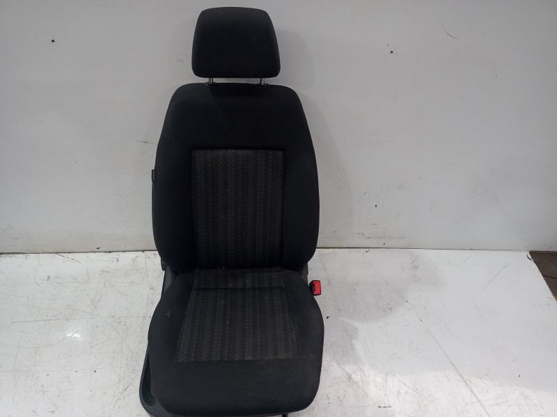 Recambio de asiento delantero derecho para volkswagen polo (6c1) a-polo referencia OEM IAM 6Q3881106CR  