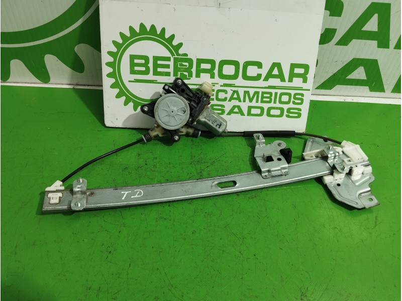 Recambio de elevalunas trasero derecho para kia carnival 2.9 crdi cat referencia OEM IAM 82460-4D020  