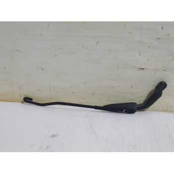 Recambio de brazo limpia trasero para kia carnival ii 2.9 crdi lx referencia OEM IAM K53Z67421A  