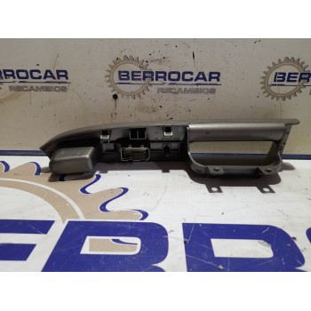 Recambio de moldura lateral para kia carens 2.0 turbodiesel cat referencia OEM IAM 0K2FAB66380  