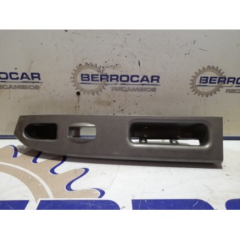 Recambio de moldura lateral para kia carens 2.0 turbodiesel cat referencia OEM IAM 0K2FAB66380  