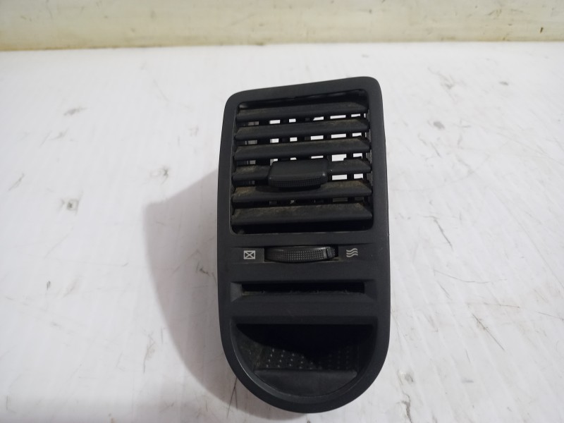 Recambio de rejilla aireadora para kia carnival ii 2.9 crdi lx referencia OEM IAM 0K53A6471X  