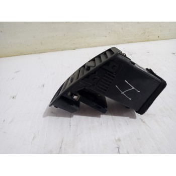 Recambio de rejilla aireadora para kia carnival ii 2.9 crdi lx referencia OEM IAM 0K53A6471X  