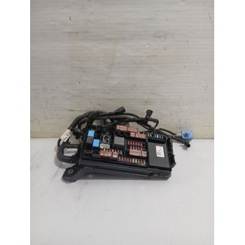 CAJA RELES / FUSIBLES 8264147050A 