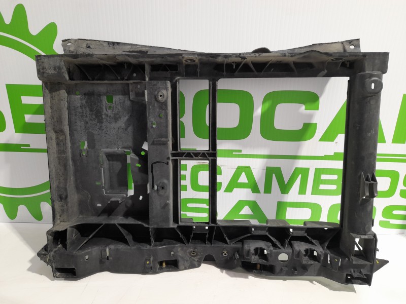 Recambio de panel frontal para citroën c3 1.4 hdi referencia OEM IAM 9682586480  