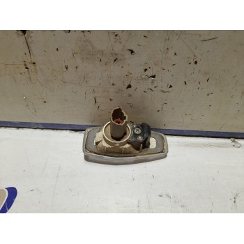 Recambio de piloto lateral derecho para kia carens 2.0 turbodiesel cat referencia OEM IAM R923043B1  