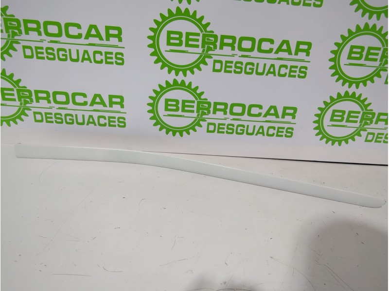 Recambio de moldura para volkswagen 1500,1600 (31) 1.6 l referencia OEM IAM 1T0853515  