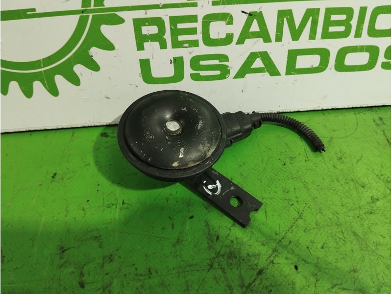 Recambio de claxon para kia carnival 2.9 crdi cat referencia OEM IAM 28R000034  