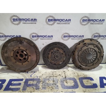 KIT EMBRAGUE 038141032 