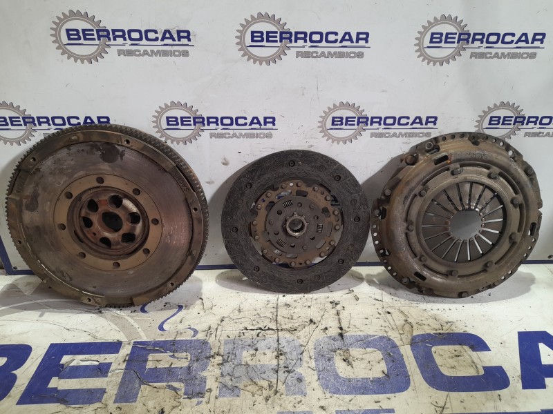 Recambio de kit embrague para seat alhambra (7v9) 2.0 tdi referencia OEM IAM 038141032  