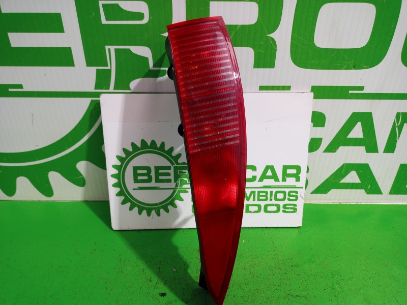 Recambio de piloto trasero derecho para citroën c5 break 2.0 hdi referencia OEM IAM 6351P7  