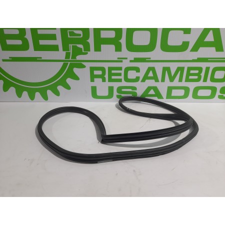 Recambio de goma contorno para hyundai elantra (xd) 2.0 crdi cat referencia OEM IAM 831302D200  