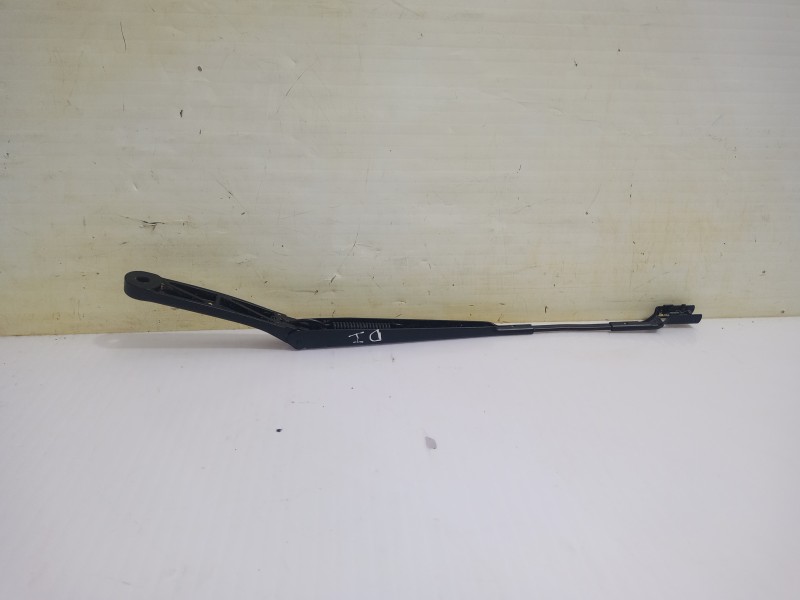 Recambio de brazo limpia delantero izquierdo para volkswagen polo (6c1) a-polo referencia OEM IAM 6R1955410A  