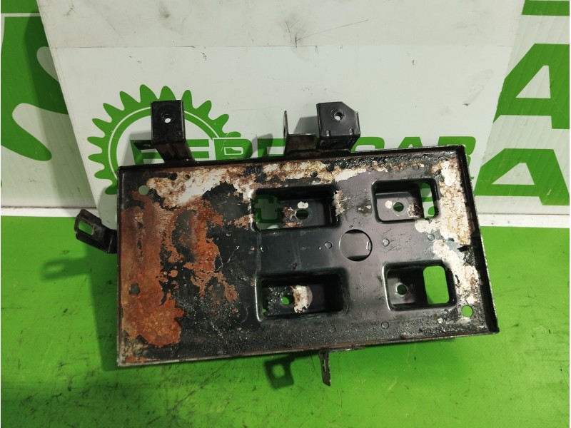 Recambio de soporte bateria para kia carnival 2.9 crdi cat referencia OEM IAM 371504D100  