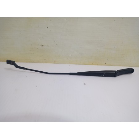 Recambio de brazo limpia delantero derecho para volkswagen polo (6c1) a-polo referencia OEM IAM 6R1955410A  