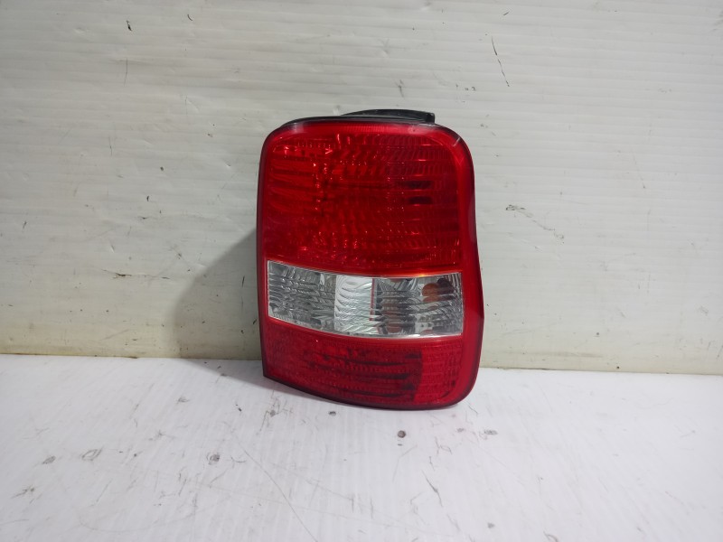 Recambio de piloto trasero derecho para kia carnival ii 2.9 crdi lx referencia OEM IAM 3K54A51150  