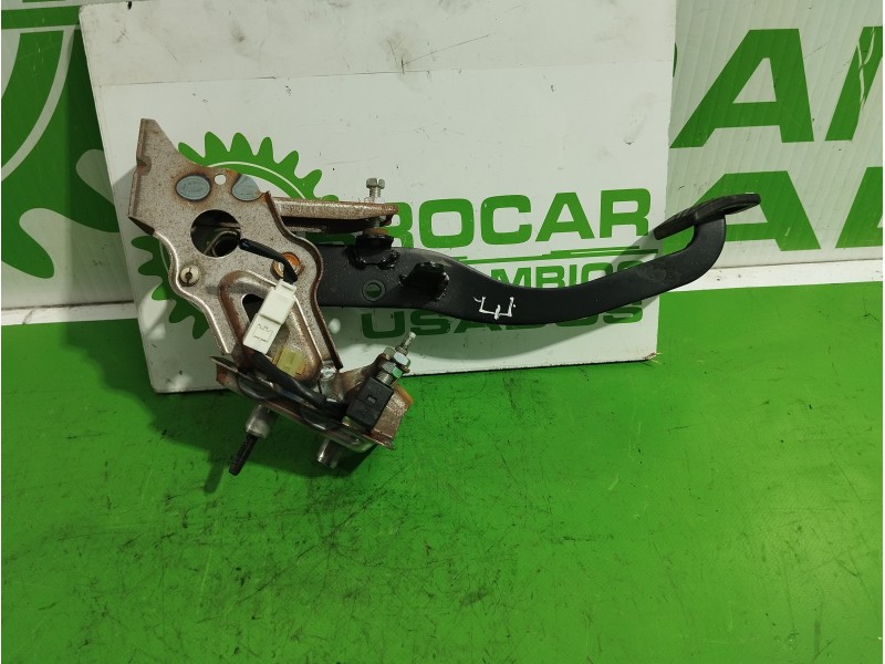 Recambio de pedal embrague para kia carnival 2.9 crdi cat referencia OEM IAM 328024D010  