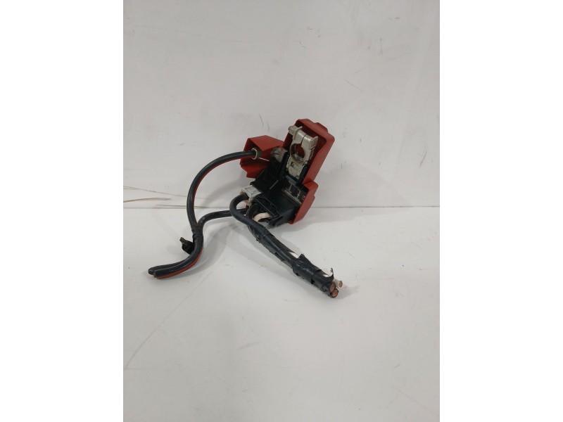 Recambio de borna postiva para toyota yaris active referencia OEM IAM 826205270  