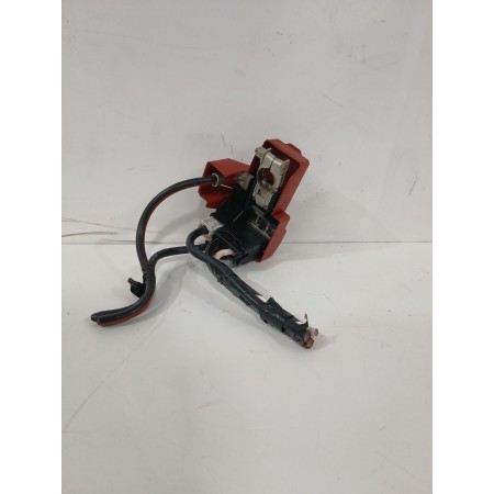 Recambio de borna postiva para toyota yaris active referencia OEM IAM 826205270  