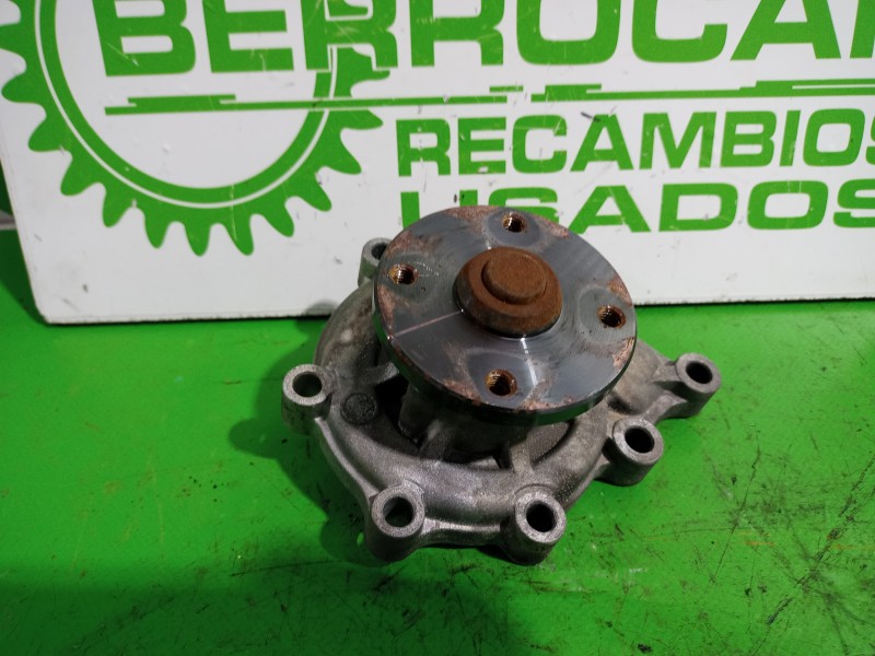 Recambio de bomba agua para kia carnival 2.9 crdi cat referencia OEM IAM 251004X900  