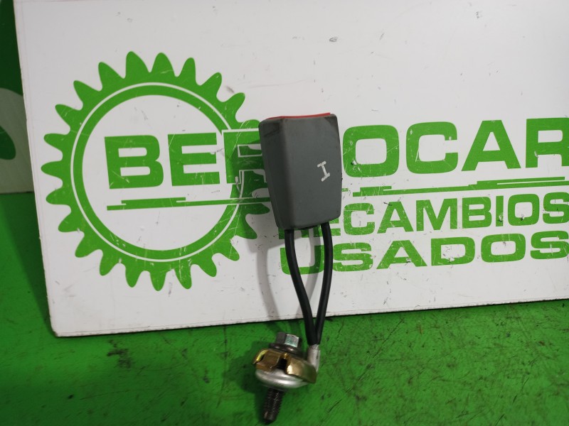 Recambio de enganche cinturon trasero izquierdo para citroën c5 break 2.0 hdi referencia OEM IAM 963255877702  