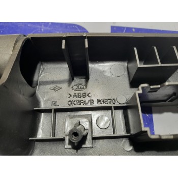 Recambio de moldura lateral para kia carens 2.0 turbodiesel cat referencia OEM IAM 0K2FA66370  