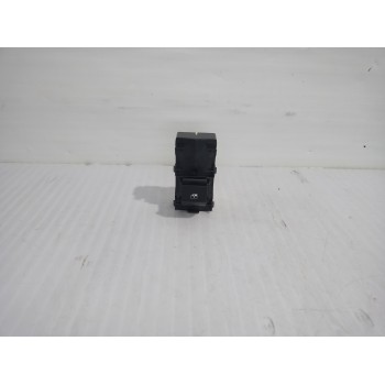 MANDO ELEVALUNAS DELANTERO DERECHO 93581AT200 