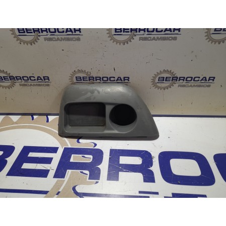 Recambio de moldura lateral para kia carens 2.0 turbodiesel cat referencia OEM IAM 0K2FA68870  