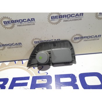 Recambio de moldura lateral para kia carens 2.0 turbodiesel cat referencia OEM IAM 0K2FA68870  