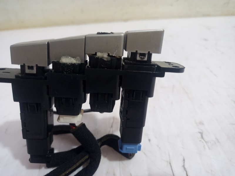 Recambio de interruptor para kia carnival ii 2.9 crdi lx referencia OEM IAM K53B66530  
