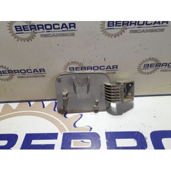 Recambio de tapa exterior combustible para kia carens 2.0 turbodiesel cat referencia OEM IAM 0K2FA42410  