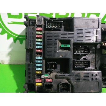 Recambio de caja reles / fusibles para peugeot 307 (s1) xn referencia OEM IAM 2697004  