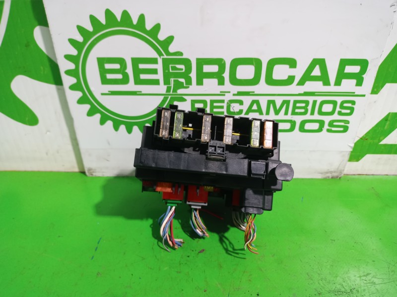 Recambio de caja reles / fusibles para peugeot 307 (s1) xn referencia OEM IAM 9644038780  