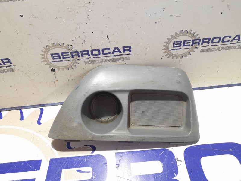 Recambio de moldura lateral para kia carens 2.0 turbodiesel cat referencia OEM IAM 0K2FA66860  