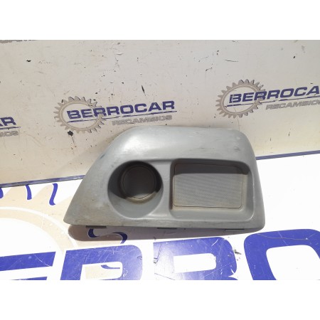 Recambio de moldura lateral para kia carens 2.0 turbodiesel cat referencia OEM IAM 0K2FA66860  