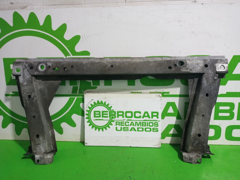 Recambio de travesaño inferior para renault megane ii coupe/cabrio confort authentique referencia OEM IAM 8200761568  