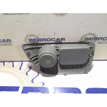 Recambio de moldura lateral para kia carens 2.0 turbodiesel cat referencia OEM IAM 0K2FA66860  