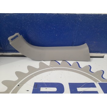 Recambio de molduras traseras para toyota rav 4 2.2 d-4d cat referencia OEM IAM 6793742040  