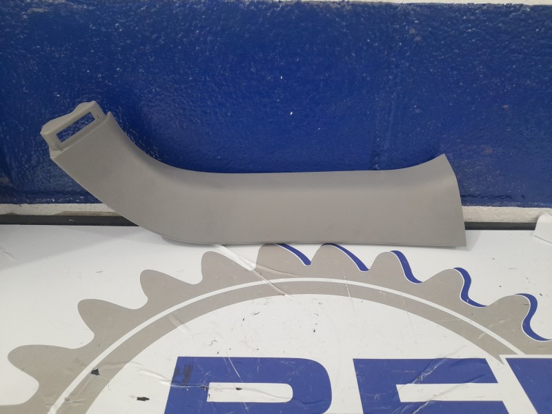 Recambio de molduras traseras para toyota rav 4 2.2 d-4d cat referencia OEM IAM 6793742040  