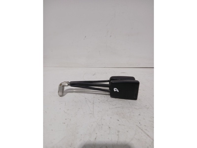 Recambio de enganche cinturon trasero derecho para seat ibiza ii (6k1) 1.9 sdi referencia OEM IAM 867857739  