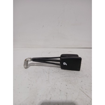 Recambio de enganche cinturon trasero derecho para seat ibiza ii (6k1) 1.9 sdi referencia OEM IAM 867857739  