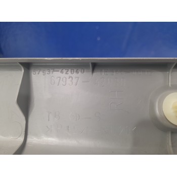 Recambio de molduras traseras para toyota rav 4 2.2 d-4d cat referencia OEM IAM 6793742040  